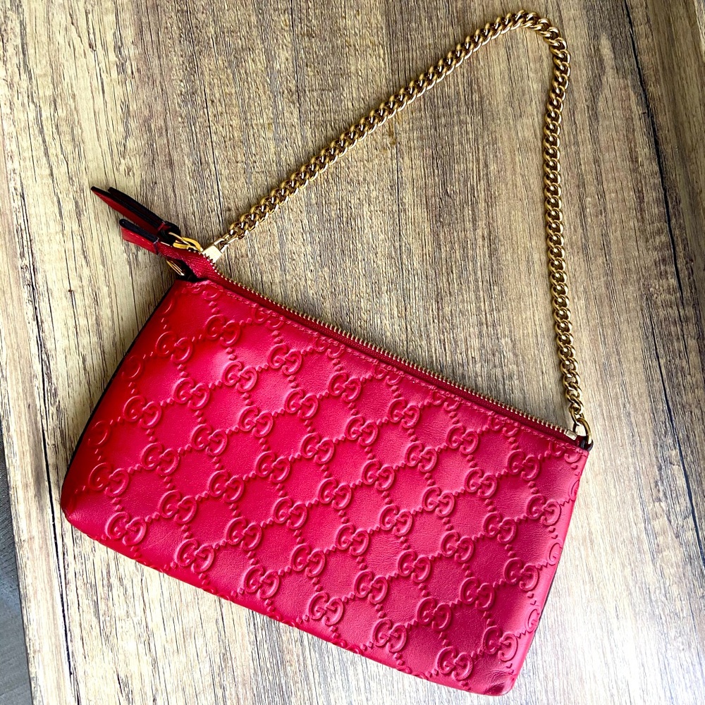 Gucci wallet size red with chain